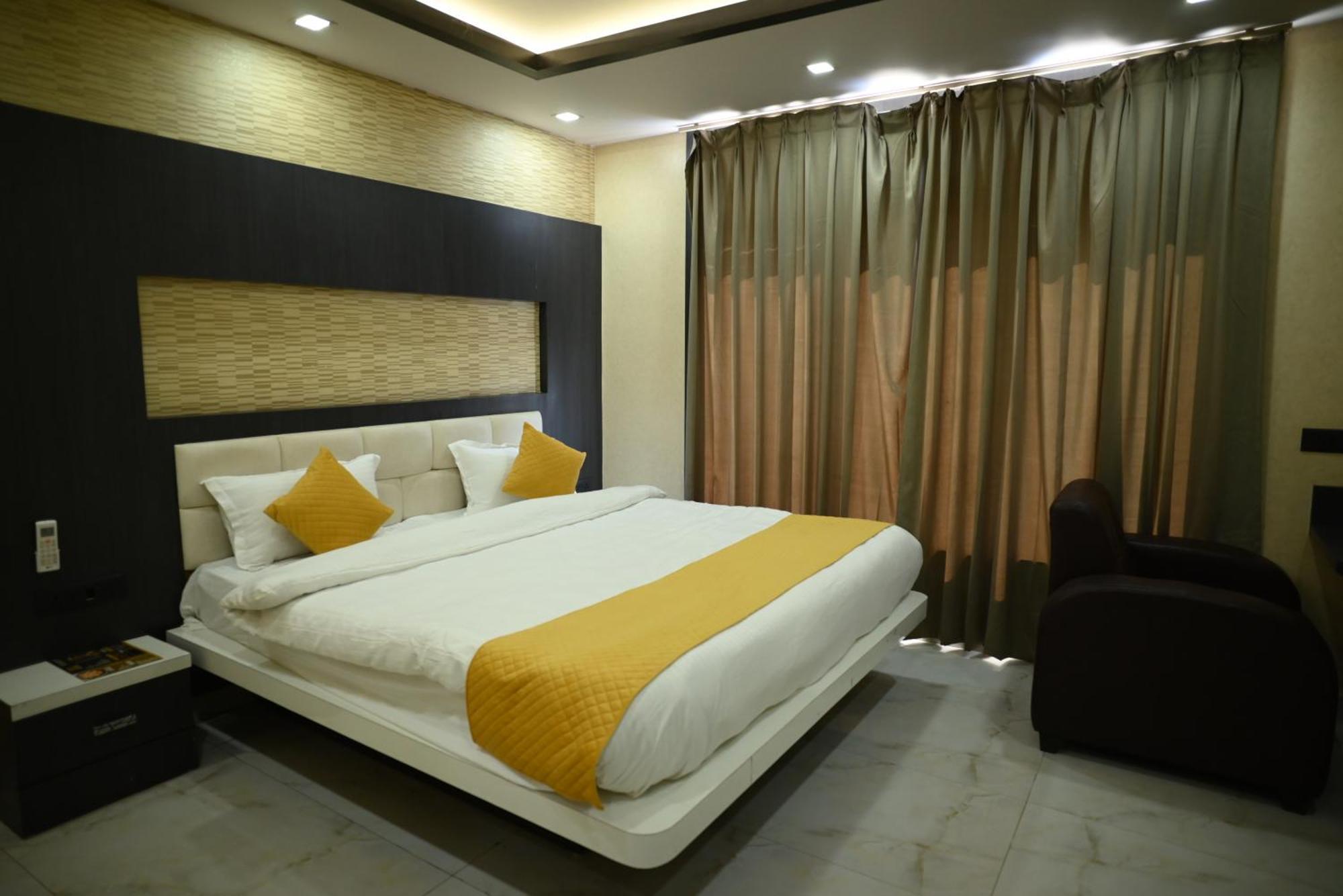 Kings Inn Hotel Ранчі Екстер'єр фото