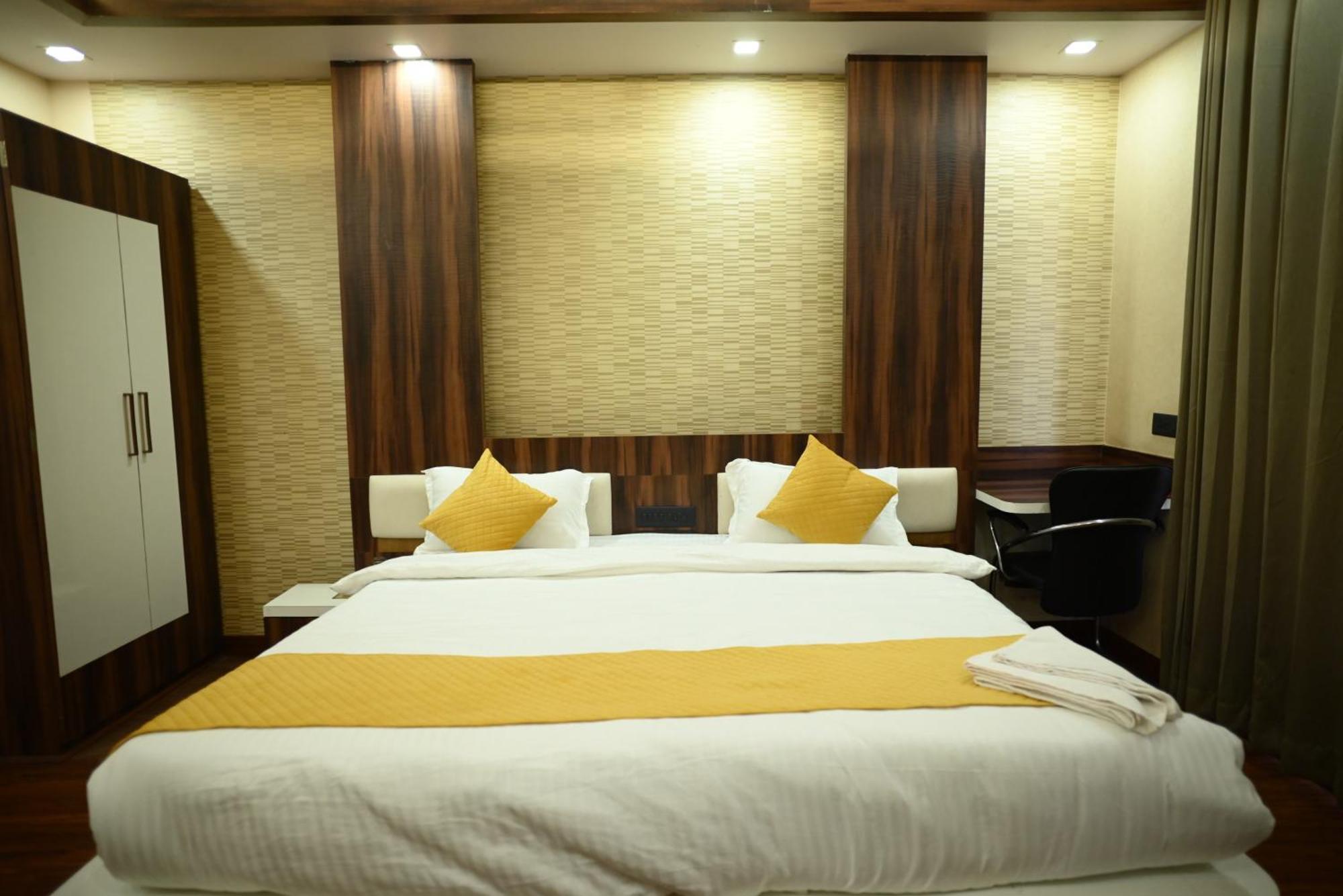 Kings Inn Hotel Ранчі Екстер'єр фото