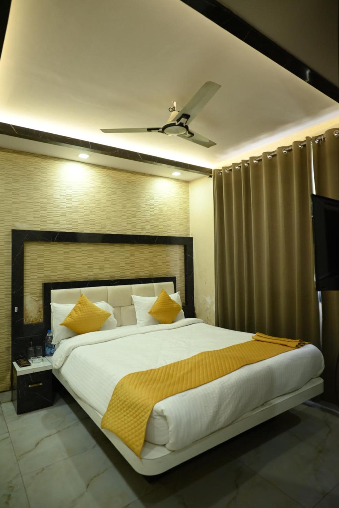 Kings Inn Hotel Ранчі Екстер'єр фото